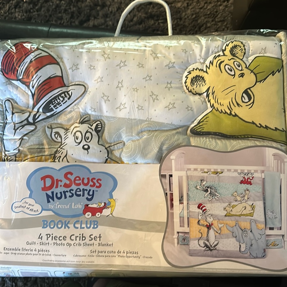 Dr. Seuss Nursery 4 piece Crib Set